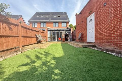 4 bedroom semi-detached house for sale, Kennedy Avenue, High Wycombe HP11