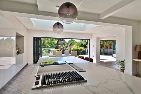 219 Saunders Lane, Woking, GU22 0NU