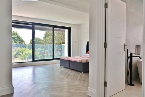 219 Saunders Lane, Woking, GU22 0NU