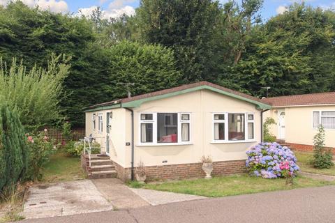 2 bedroom park home for sale, Coppice Farm Park, Tring