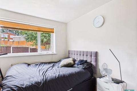 21 Dalehead Drive, Shaw, Oldham, OL2 8JT