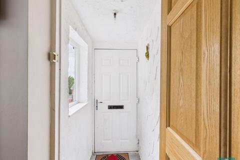 21 Dalehead Drive, Shaw, Oldham, OL2 8JT