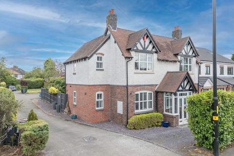 190 Whitehouse Common Road, Sutton Coldfield, B75 6DN