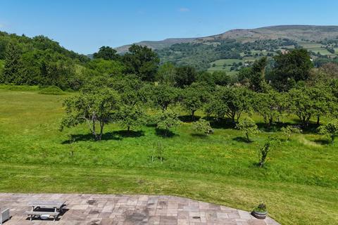undefined, Llangattock, Powys, NP8