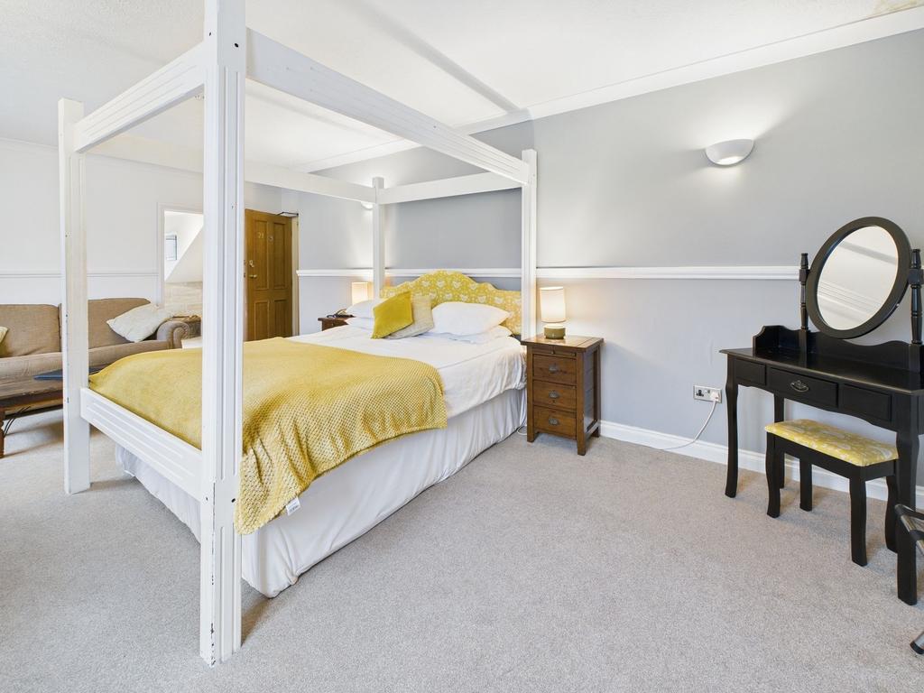 Guest room