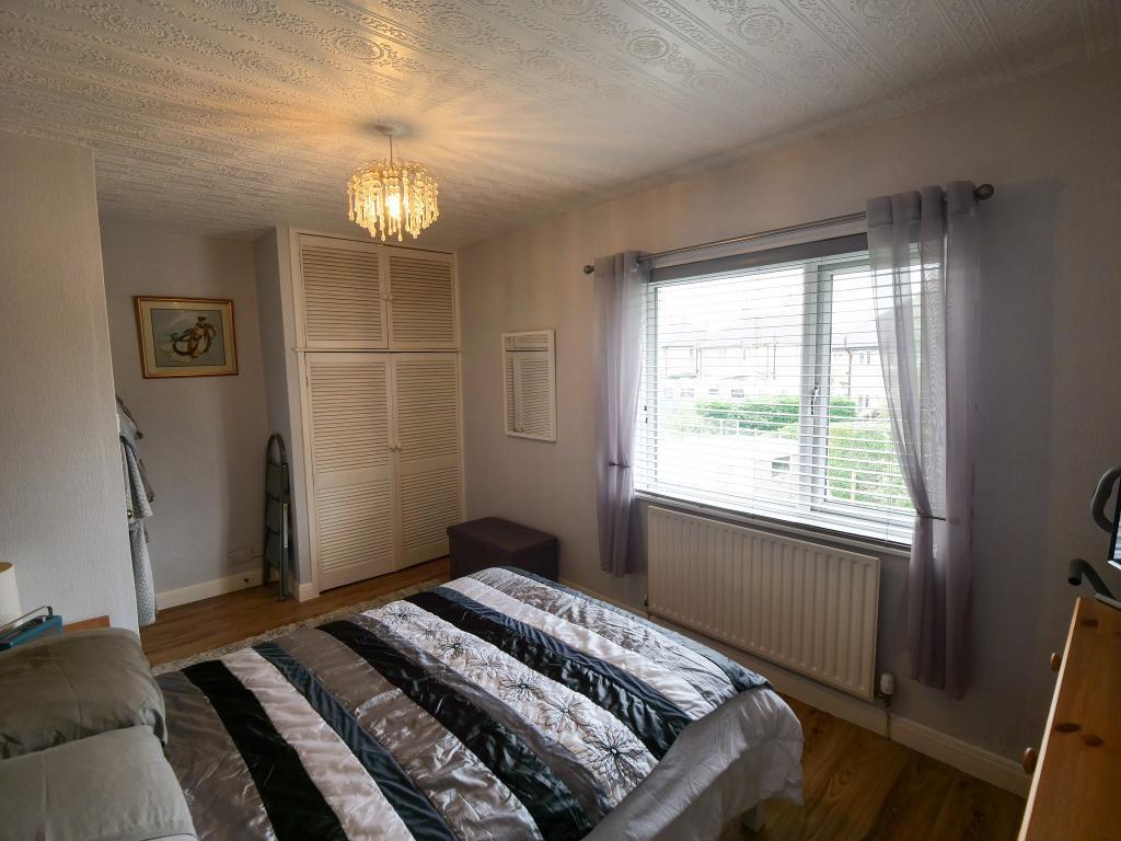 Master Bedroom Dual Aspect