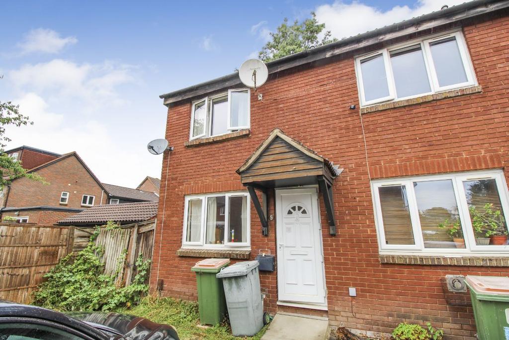 Bayne Close, E6