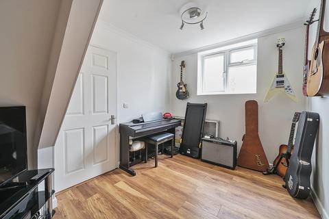 24 Benning Avenue, Dunstable, LU6 1PJ