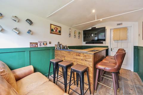 24 Benning Avenue, Dunstable, LU6 1PJ
