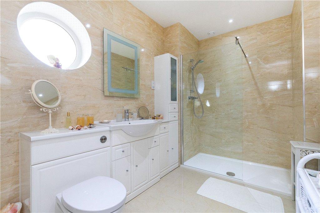 Bd 3 & 4 Shower Room