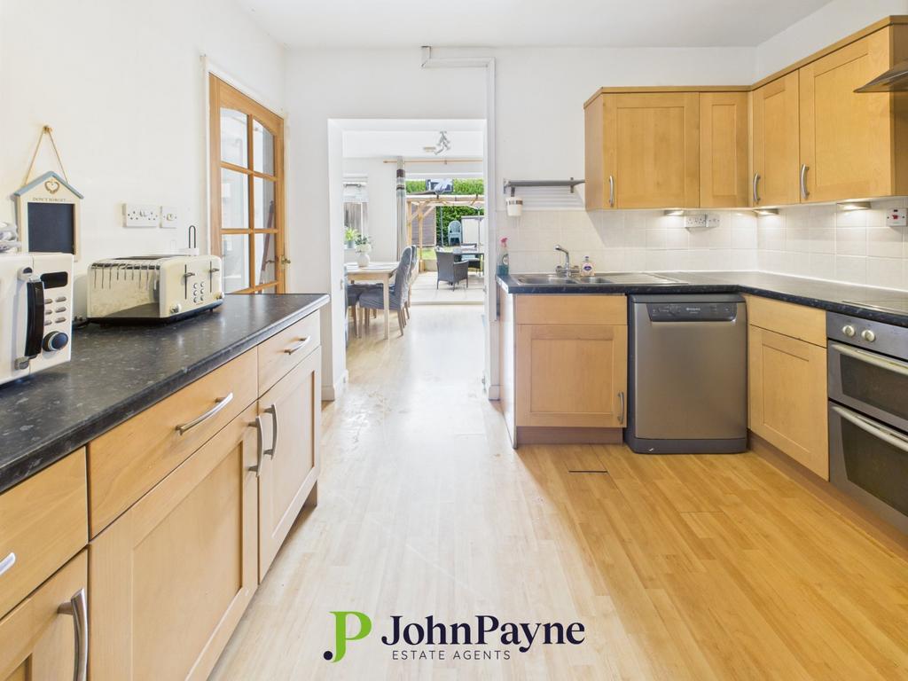 Kitchen / Dining