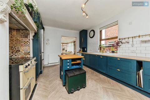 4 bedroom terraced house for sale, Gainsborough Road, Crewe, Cheshire, CW2