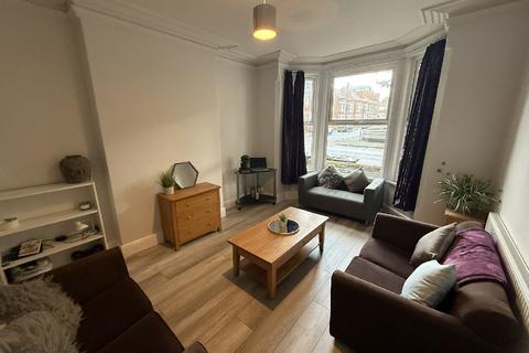 5 bedroom flat to rent, Nottingham NG7