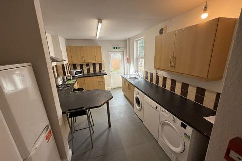 5 bedroom flat to rent, Nottingham NG7