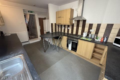5 bedroom flat to rent, Nottingham NG7
