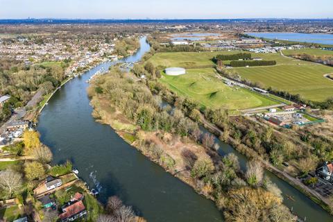Land to rent, Waterside Dr Walton On Thames KT12 2JB