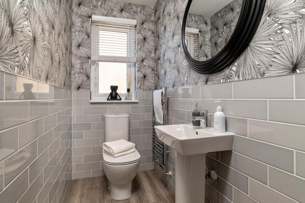 DEV002497 Ballater H469 07