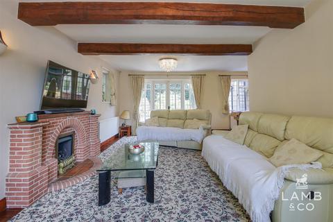 White Timbers Abbey Street, Thorpe Le Soken, Clacton-on-sea, CO16 0JN