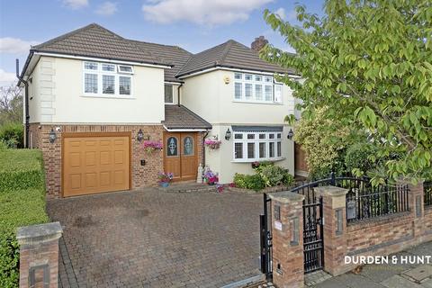 Nelwyn Avenue, Emerson Park, RM11