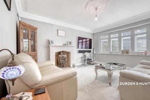 undefined, Nelwyn Avenue, Emerson Park, RM11