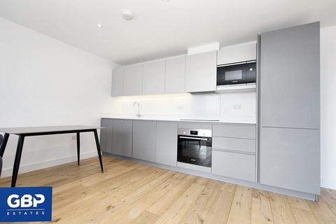1 bedroom apartment to rent, Eastern Road, Scimitar House, RM1