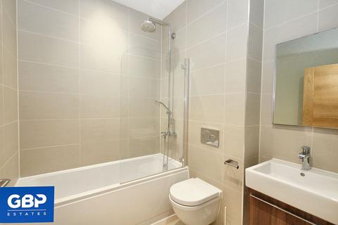 1 bedroom apartment to rent, Eastern Road, Scimitar House, RM1