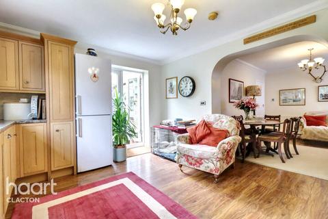 3 bedroom detached bungalow for sale, Wyndham Crescent, Clacton-On-Sea