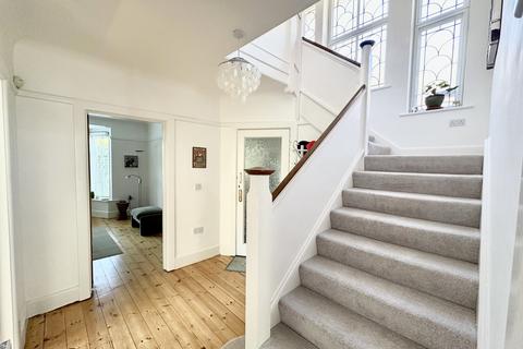 2 Bournewood Drive, Bournemouth, BH4 9JP