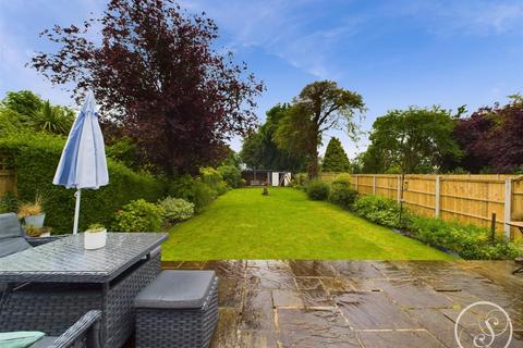 4 bedroom semi-detached house for sale, Selby Road, Whitkirk, Leeds