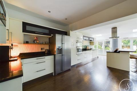 4 bedroom semi-detached house for sale, Selby Road, Whitkirk, Leeds