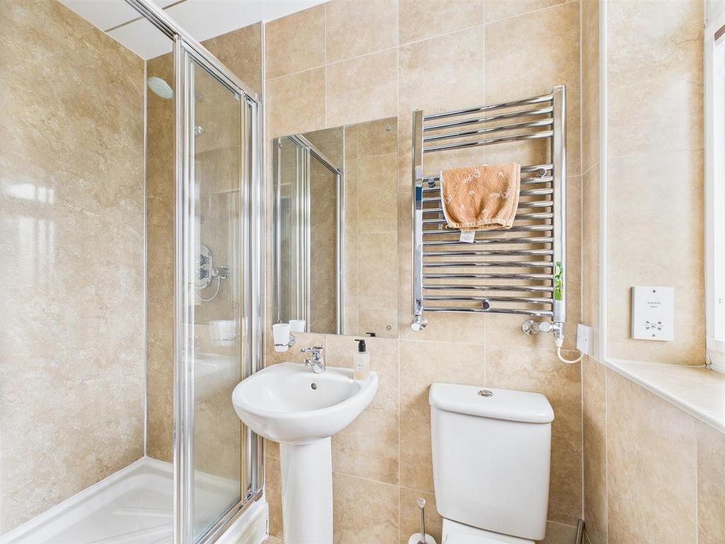 En suite 3.jpg