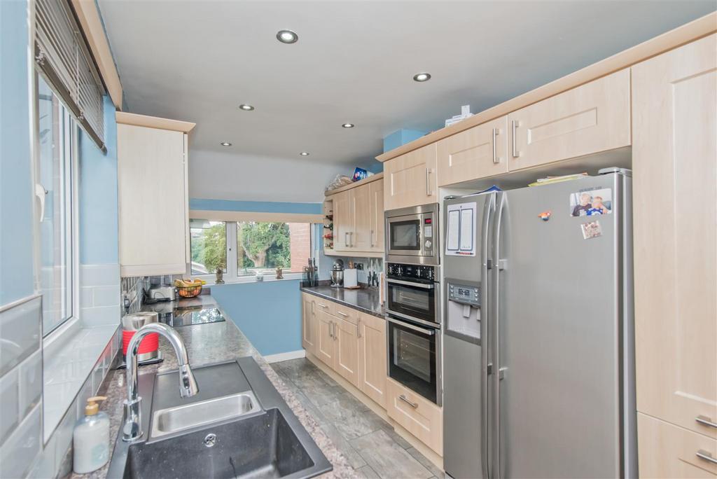 Fitted Kitchen: