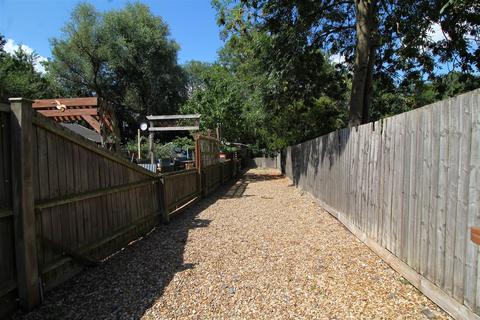 9 Belle Vue, Peterborough, PE2 8RA