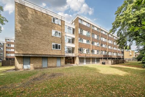 2 bedroom flat for sale, Crieff Court, Teddington, TW11