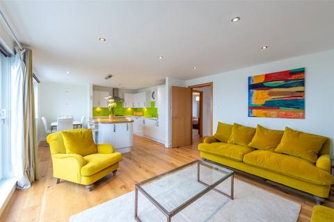 Flat 17, 5 Heron Place, Granton, Edinburgh, EH5 1GG