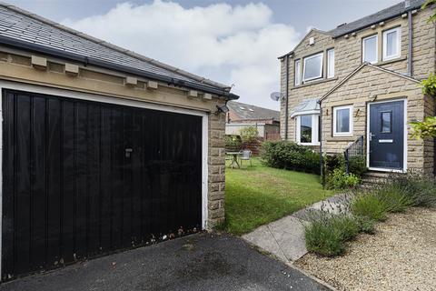 3 bedroom semi-detached house for sale, Hollyfield Avenue, Huddersfield HD3
