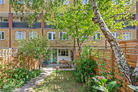 Flat 18, Hillfield House Grosvenor Avenue, London, N5 2NS