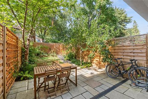 Flat 18, Hillfield House Grosvenor Avenue, London, N5 2NS