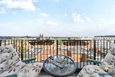 2 bedroom penthouse for sale, Sydenham Road, Surrey GU1
