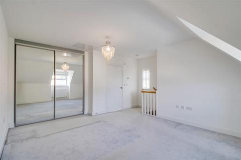24 Novale Way, Wakefield, WF1 4FE