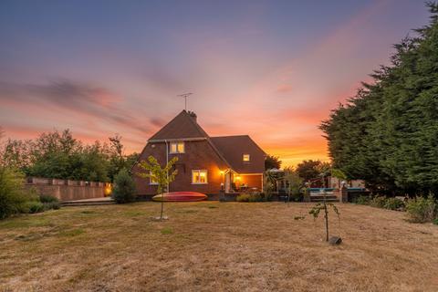 4 bedroom detached house for sale, Gossmore Close, Marlow, SL7