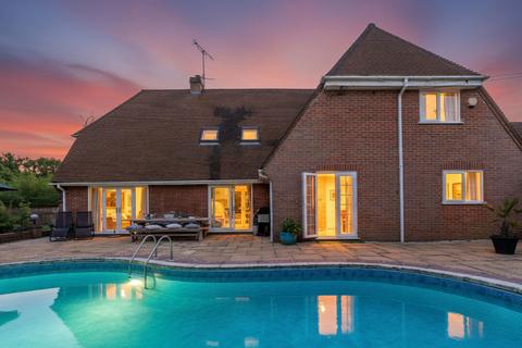 4 bedroom detached house for sale, Gossmore Close, Marlow, SL7