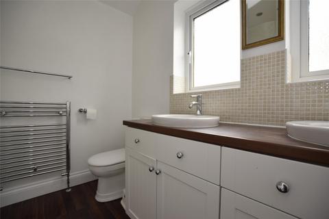3 bedroom semi-detached house to rent, Sandhurst Road, Kent BR6