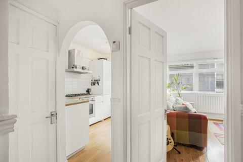 42 Robinson Road, London, E2 9LX