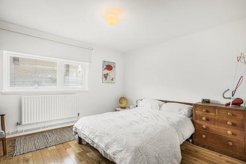 42 Robinson Road, London, E2 9LX