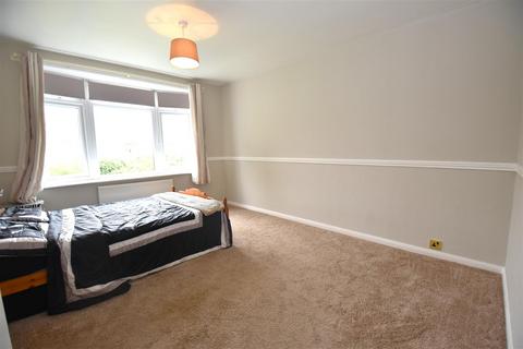 25 Craven Close, Rochford, SS4 3DD