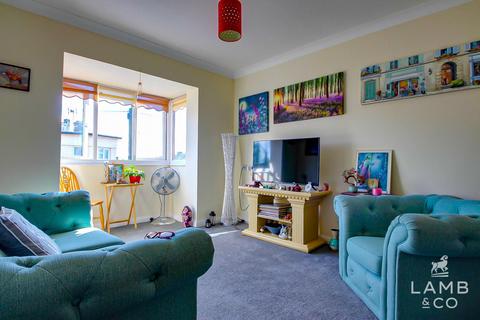 1 bedroom flat for sale, Old Road, Clacton-On-Sea CO15
