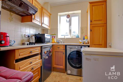 1 bedroom flat for sale, Old Road, Clacton-On-Sea CO15