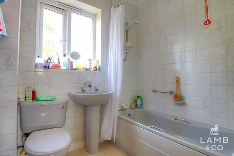 1 bedroom flat for sale, Old Road, Clacton-On-Sea CO15