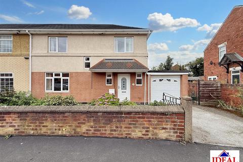 3 bedroom end of terrace house for sale, New Street, Carcroft